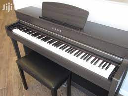 Yamaha Clavinova CLP-635 Digital Piano - Image 2