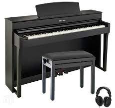 Yamaha Clavinova CLP-645 Digital Piano - Image 2