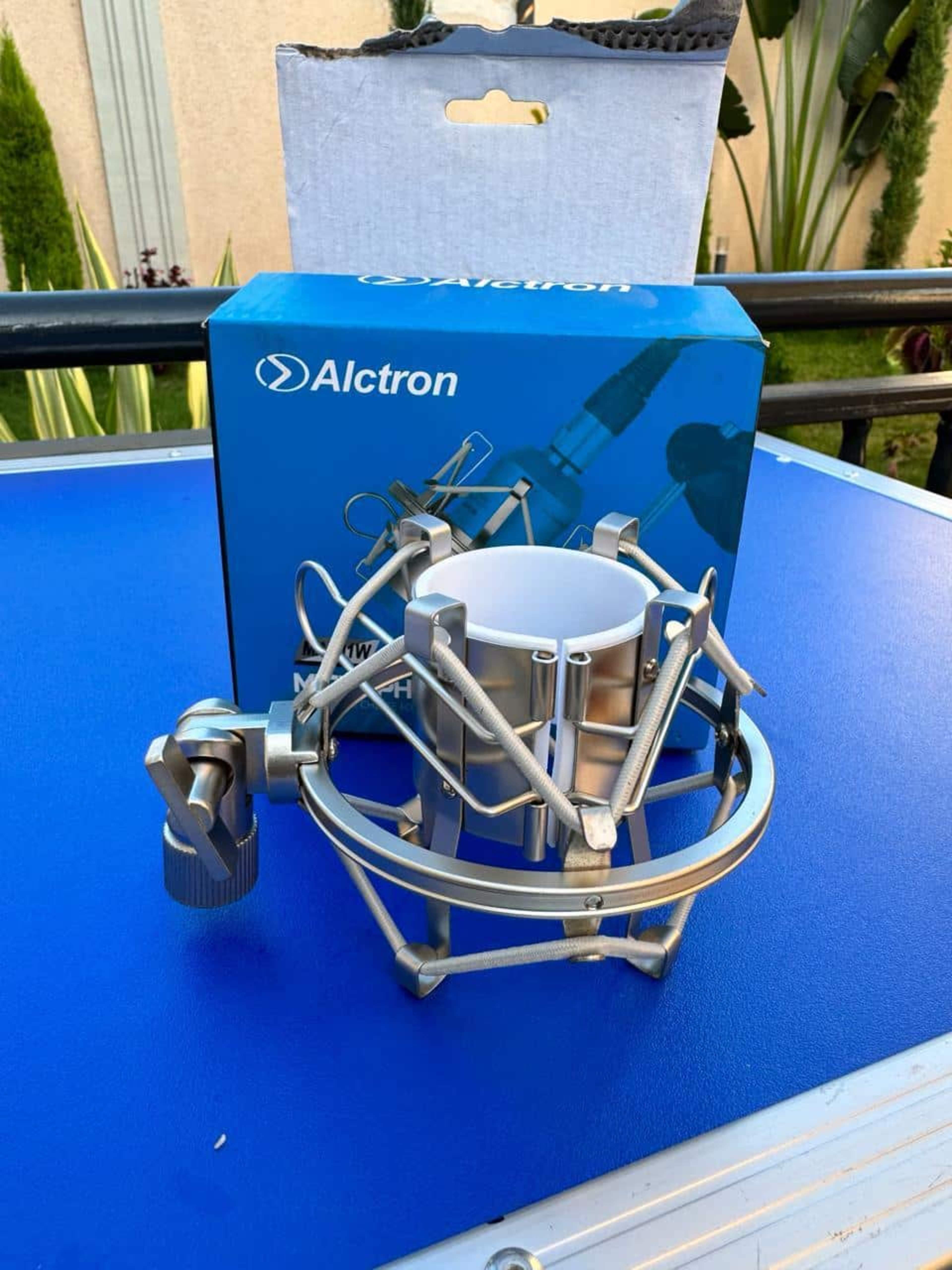 Alctron MA001W Professional Mic Shockmount ALCTRON Approx 200g High-quality Metal main view audio equipment Kenya