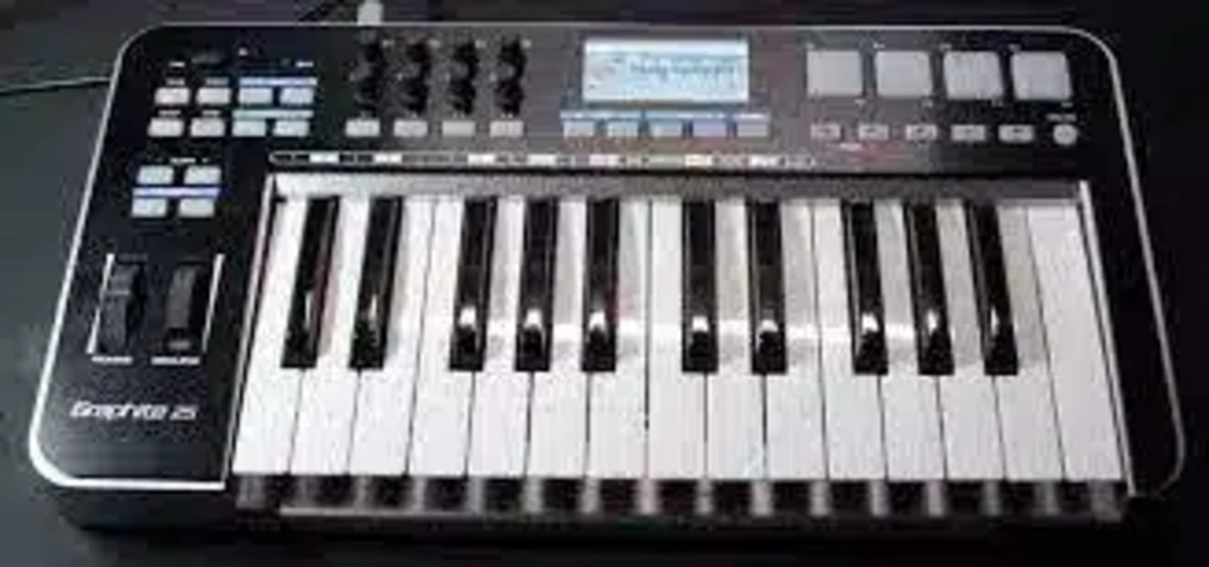 Samson Graphite 25 Professional USB MIDI Controller Keyboard SAMSON 25 Semi-Weighted with Aftertouch main view audio equipment Kenya