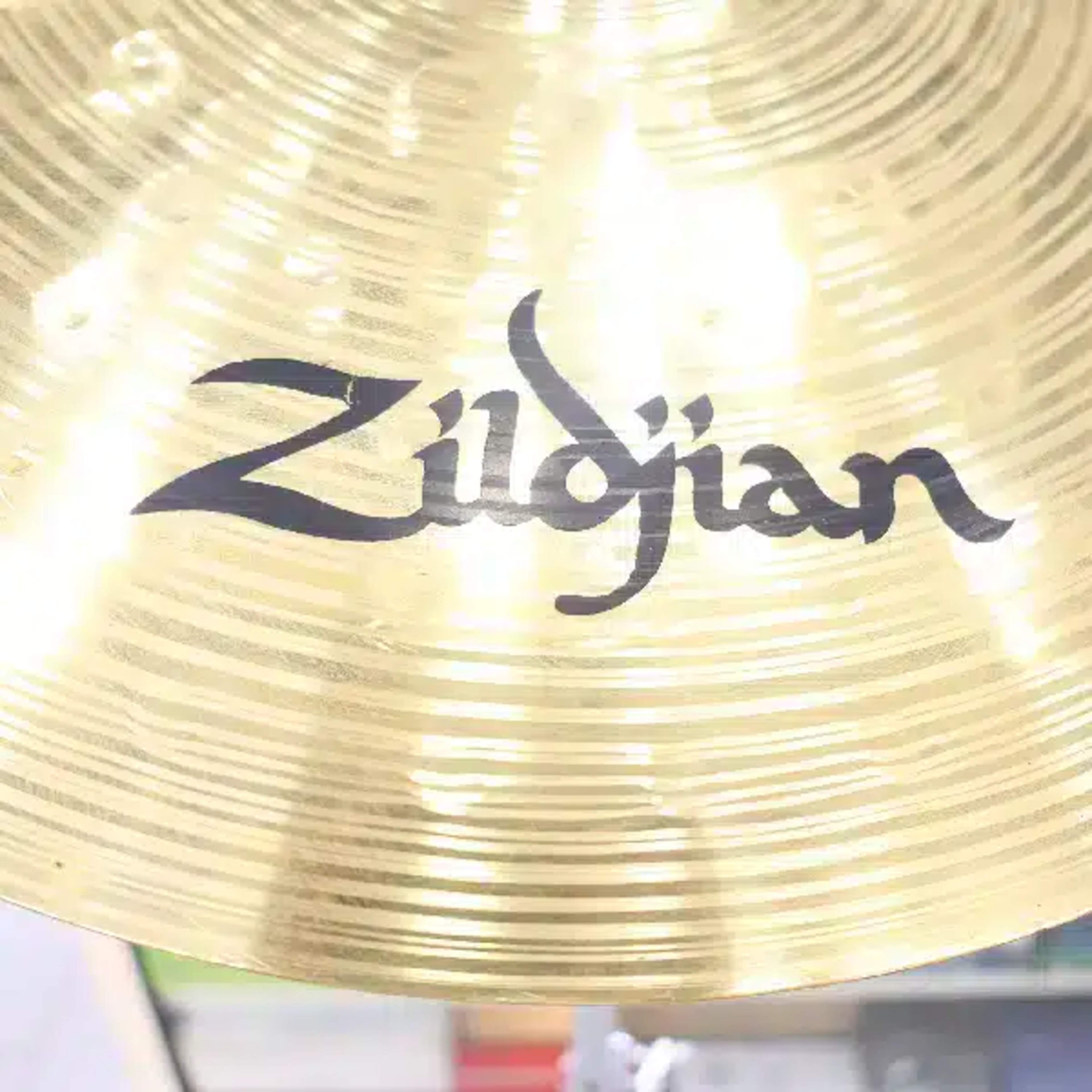 Zildjian Planet Z 18-Inch Professional Crash Cymbal ZILDJIAN Brilliant Durable Brass Alloy main view audio equipment Kenya