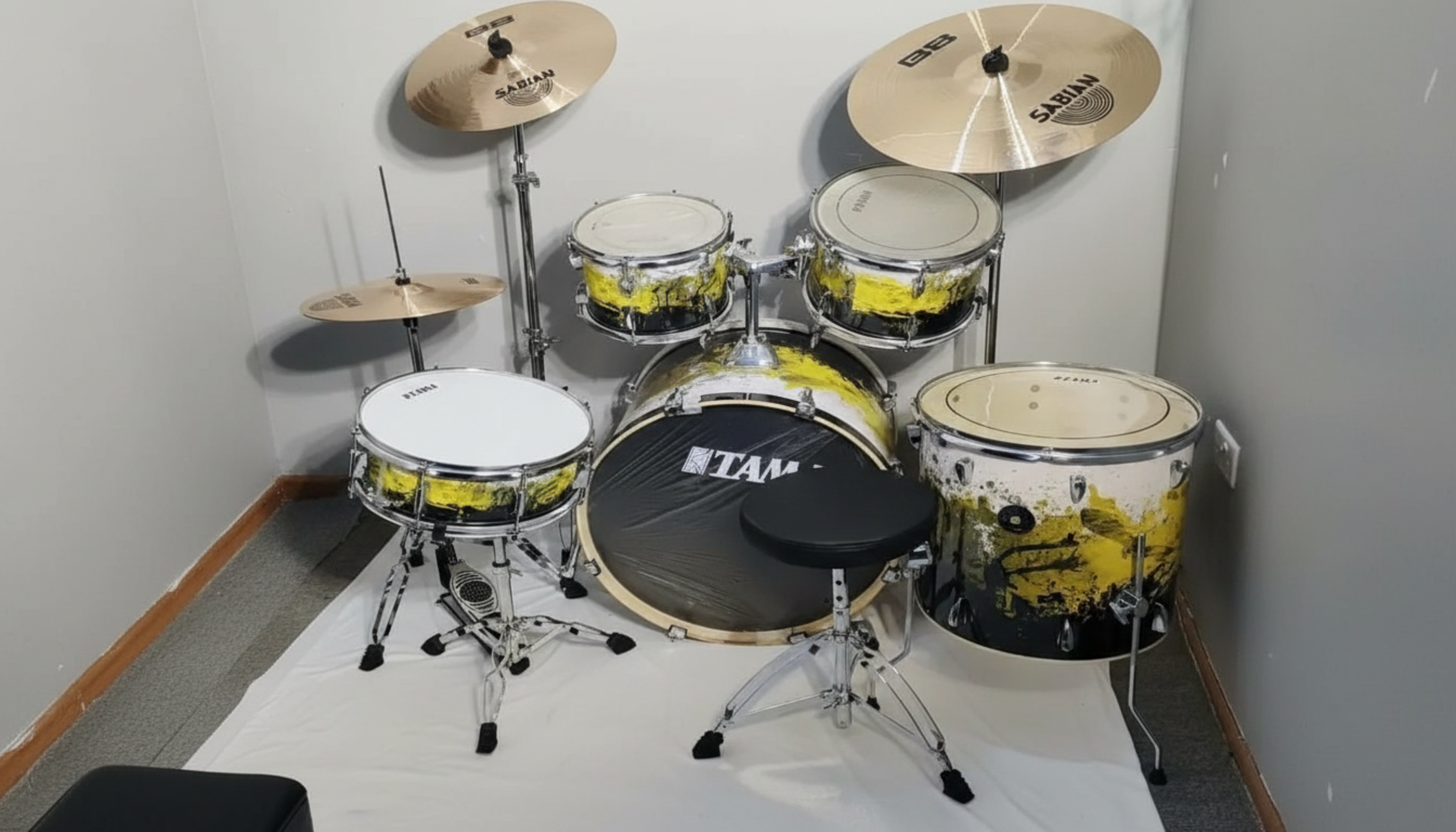 TAMA Professional 5-Piece Drum Set with Sabian Cymbals Bundle - Image 1