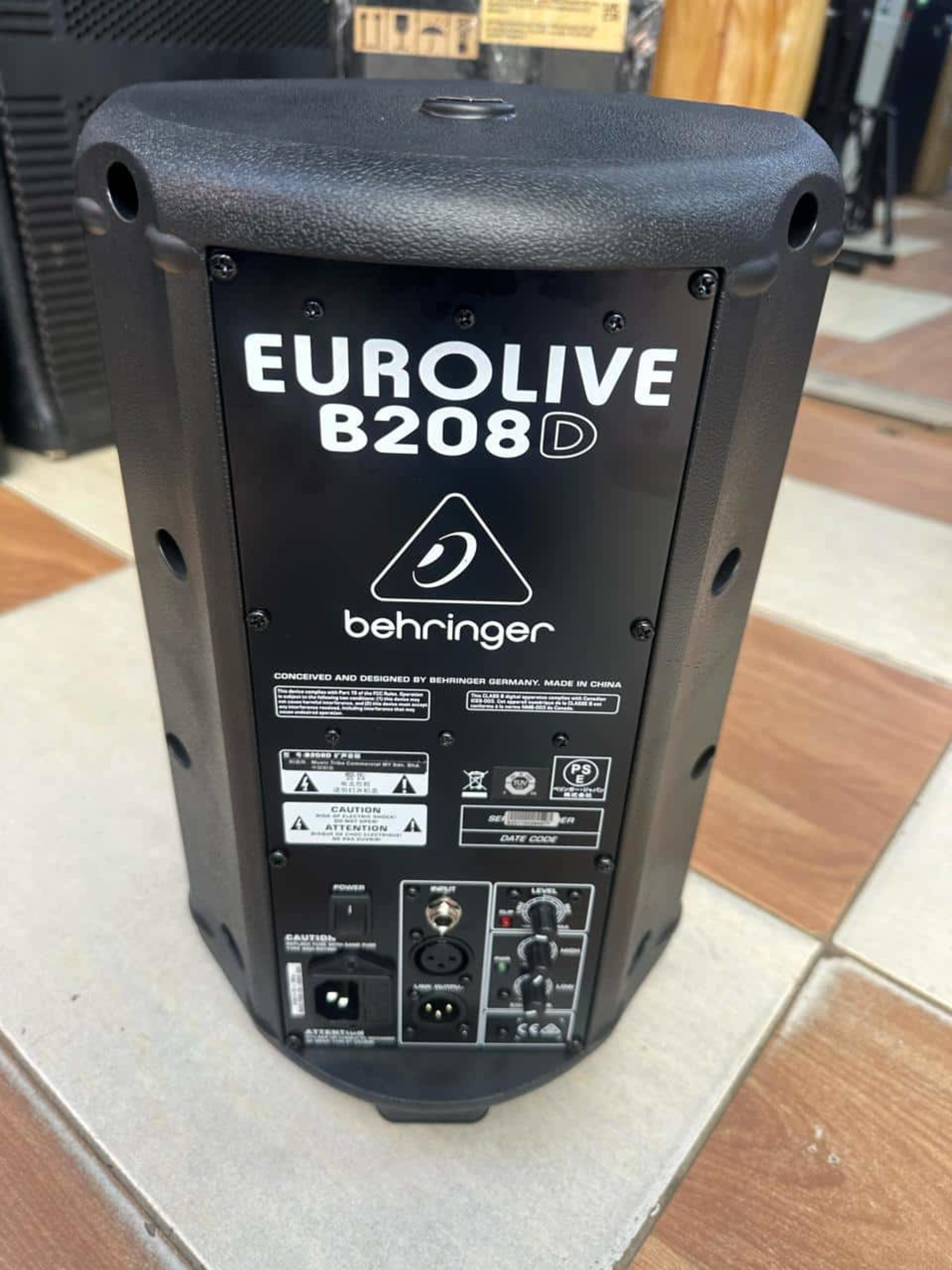 Behringer Eurolive B208D 200W 8 inch Powered Speaker - Image 1