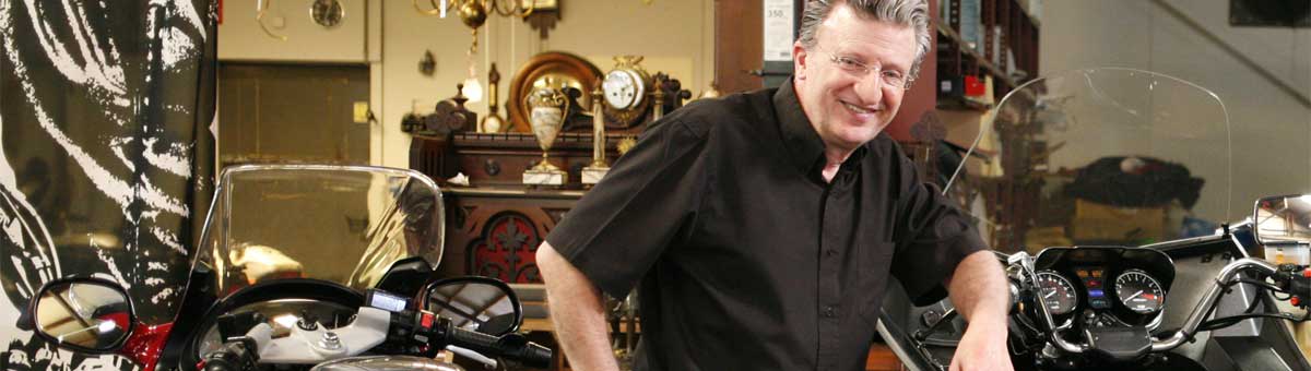 Rutger van Straten heeft een grote verzameling motoren