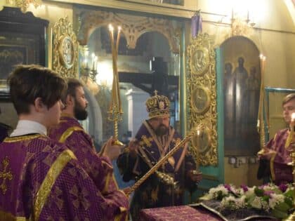 Всенощное бдение в канун Недели Крестопоклонной