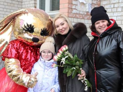 День Рождения должен быть счастливым! Волонтеры поздравили дочку мобилизованного костромича с 10-летием