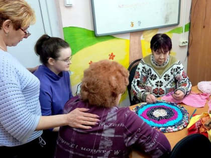 Чтобы сохранять  активность и жить интересно