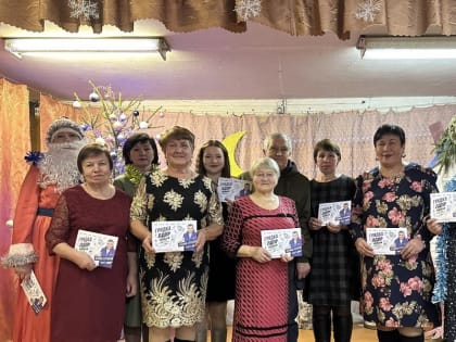 В Солигаличском округе депутат ЛДПР поблагодарил активных землячек за праздничный концерт