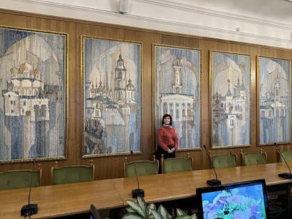 Сегодня в мэрии состоялось открытие выставки  мастера гобелена Елены Семеновой