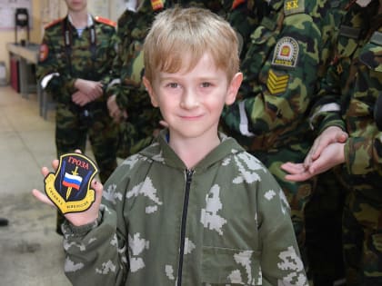 Костромских школьников и кадетов познакомили с работой спецназа и показали специфические автомобили