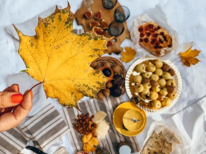 Справиться с осенней хандрой костромичам помогут облепиха и орехи