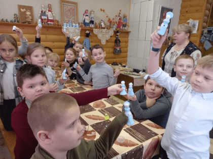 Познакомились с матрёшкой