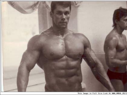 Легендарный бодибилдер из Костромы умер в Нью-Йорке из-за страшной болезни