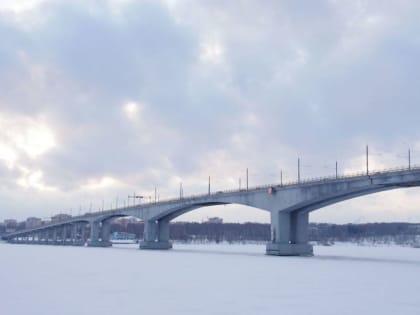 В Костроме начали заранее готовиться к восстановительному ремонту асфальта на мосту через Волгу