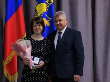 Начальник Управления поздравил с 30-летием Костромскую областную Думу