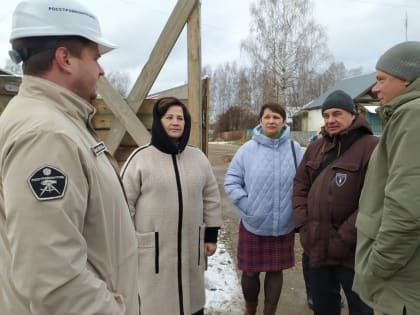 Галина Полякова совместно с Юрием Кудрявцевым проконтролировали ход работ по началу строительства дома культуры в Кадыйском районе