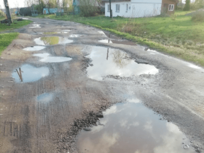 Представители власти сделали заявление по поводу дороги на улице Центральная в д. Шипилово