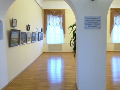 В своих картинах он воспевает красоту родного края