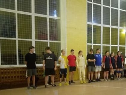 Время выбирать спорт: Славную дату спортсмены левобережья отметили турниром по волейболу