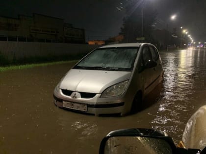 «Димитровское море»: костромские водители теряют номера на бедовой улице (ВИДЕО)