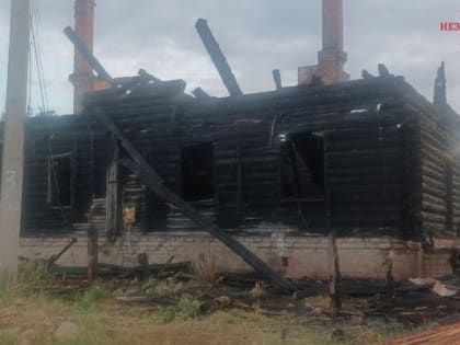 Жилой 4-х квартирный дом и два сарая сгорели в Судиславле