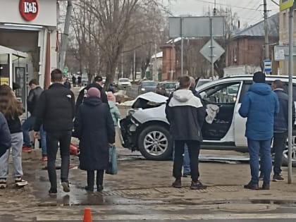 Костромские врачи сделали срочную операцию пострадавшей в жутком ДТП 10-месячной девочке
