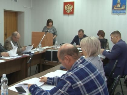 В Красном состоялось заседание районных депутатов