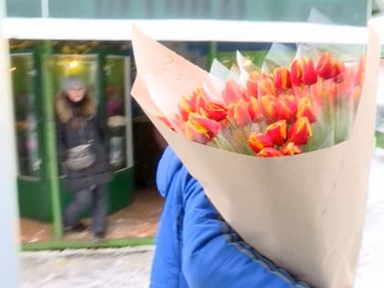 Большинство костромичек ждет к празднику отнюдь не цветов