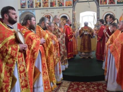 Архипастырь совершил соборную Божественную литургию в храме архистратига Михаила с.Михайловское