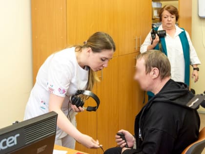 В Костромском госпитале специалисты отоларингологии провели осмотр участников СВО