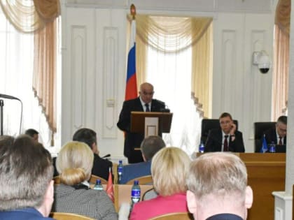 Губернатор Сергей Ситников представил отчет о работа администрации региона депутатам облдумы