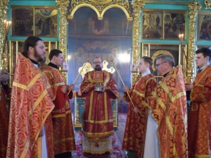 Радоница. Архиерейское богослужение в Введенском соборе г.Галича