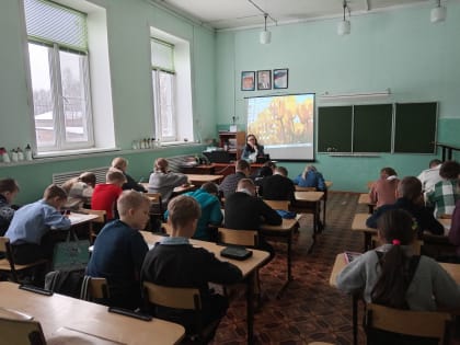 Сотрудник УФНС России по Костромской области в г. Мантурово познакомила учащихся местной школы с основами налоговой грамотности