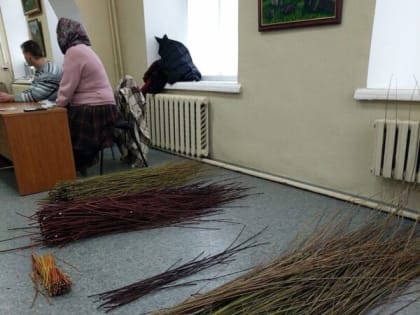 Воспитанники центра помощи детям приняли участие в мастер-классе по плетению из ивовой лозы