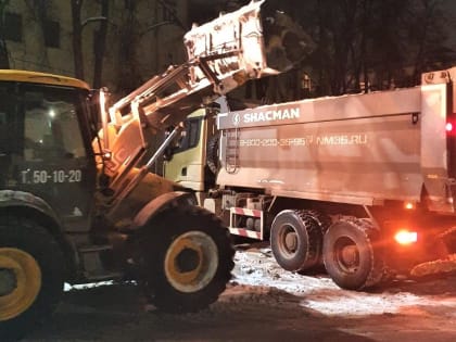 За сутки дорожники вывезли больше 10 тысяч кубометров снега с улиц Костромы