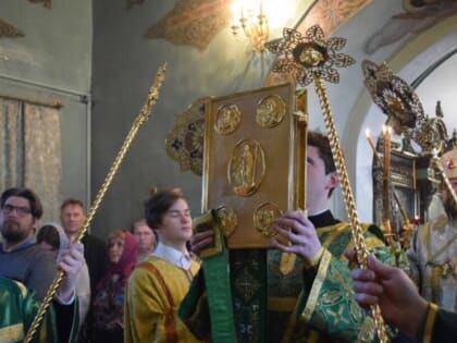 В день праздника Входа Господня во Иерусалим епископ Галичский и Макарьевский Алексий совершил праздничное богослужение в Введенском соборе г.Галича