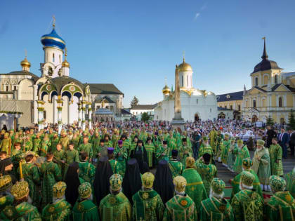17-18 июля по благословению Святейшего Патриарха Московского и всея Руси КИРИЛЛА, епископ Галичский и Макарьевский Алексий сослужил Предстоятелю Русской Православной Церкви за всен