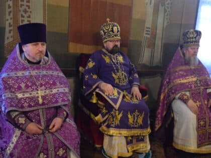 Архиерейское богослужение в Неделю 5-ю Великого поста