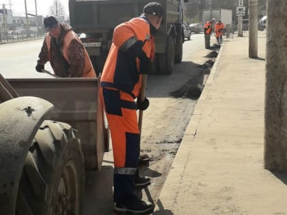 На уборку улиц Костромы вышло 160 рабочих и более 60 единиц техники