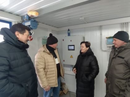 Галина Полякова и Евгений Большаков оценили ход реализации федеральной программы «Чистая вода» и народной программы «Единой России» в Кадые