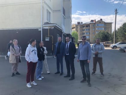 Депутаты проверили состояние отремонтированных дворов