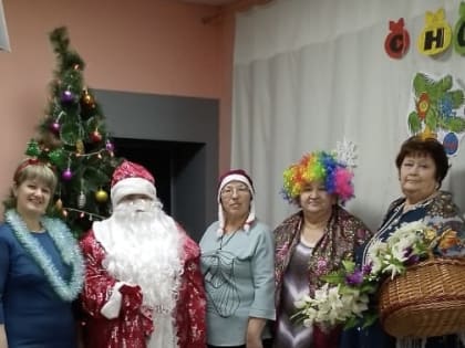 Тепло и забота в каждом подарке: ЛДПР в Судиславском районе поздравила с Новым годом пенсионеров