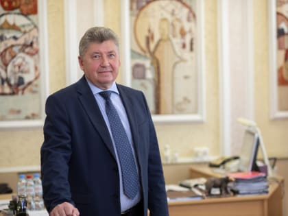 Поздравление с 8 Марта от А.А. Анохина