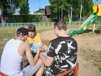 Лето с библиотекой! Заработала площадка — игрового чтения «Литературная песочница»