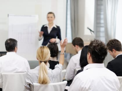 Красносельским ювелирам рассказали об изменениях в уплате налогов для субъектов ювелирной отрасли в 2023 году