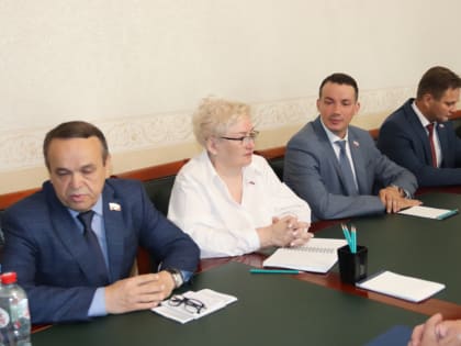 Руслан Фёдоров вместе с лидерами фракций облдумы встретился с губернатором Костромской области