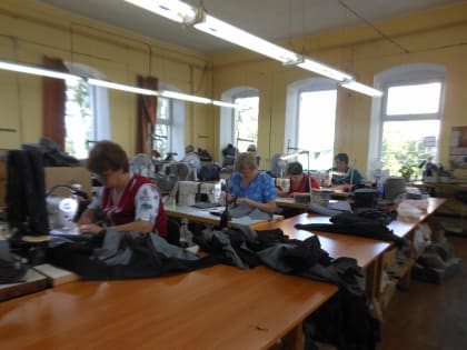 Уважаемые работники текстильной и лёгкой промышленности, ветераны отрасли!