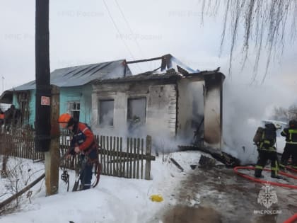 У многодетной семьи из Нерехтского района сгорел дом
