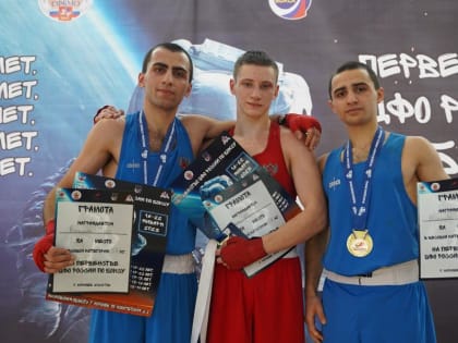 Костромские боксеры получили награды из рук олимпийского чемпиона Александра Лебзяка