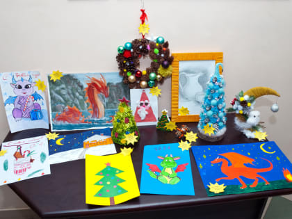 Конкурс детских новогодних рисунков и поделок среди детей судей и работников аппарата суда.